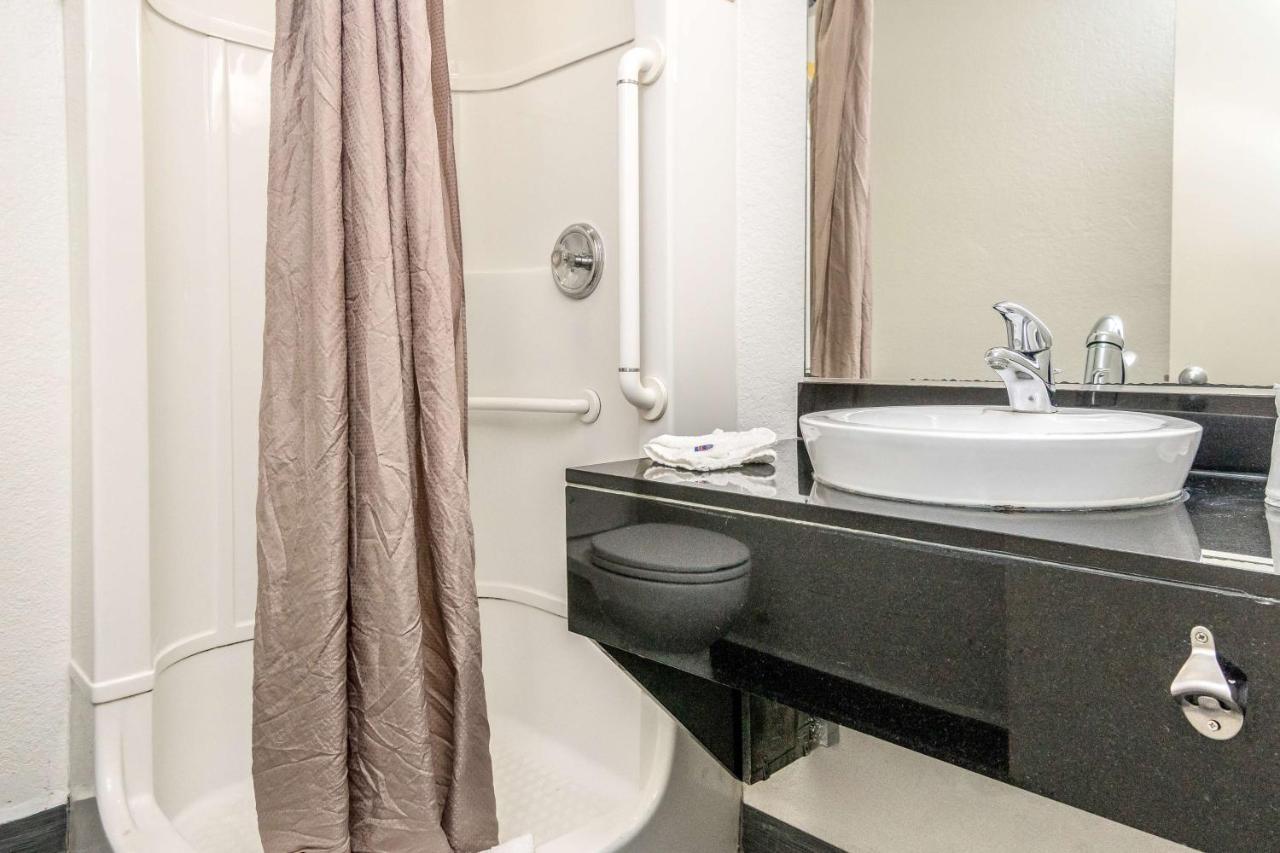 Motel 6 Fort Worth North Haltom City Extérieur photo