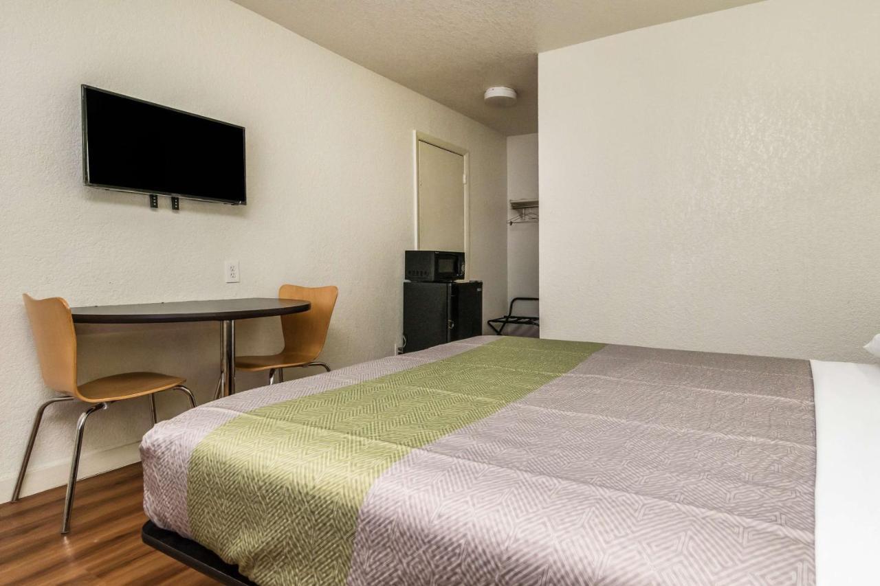 Motel 6 Fort Worth North Haltom City Extérieur photo